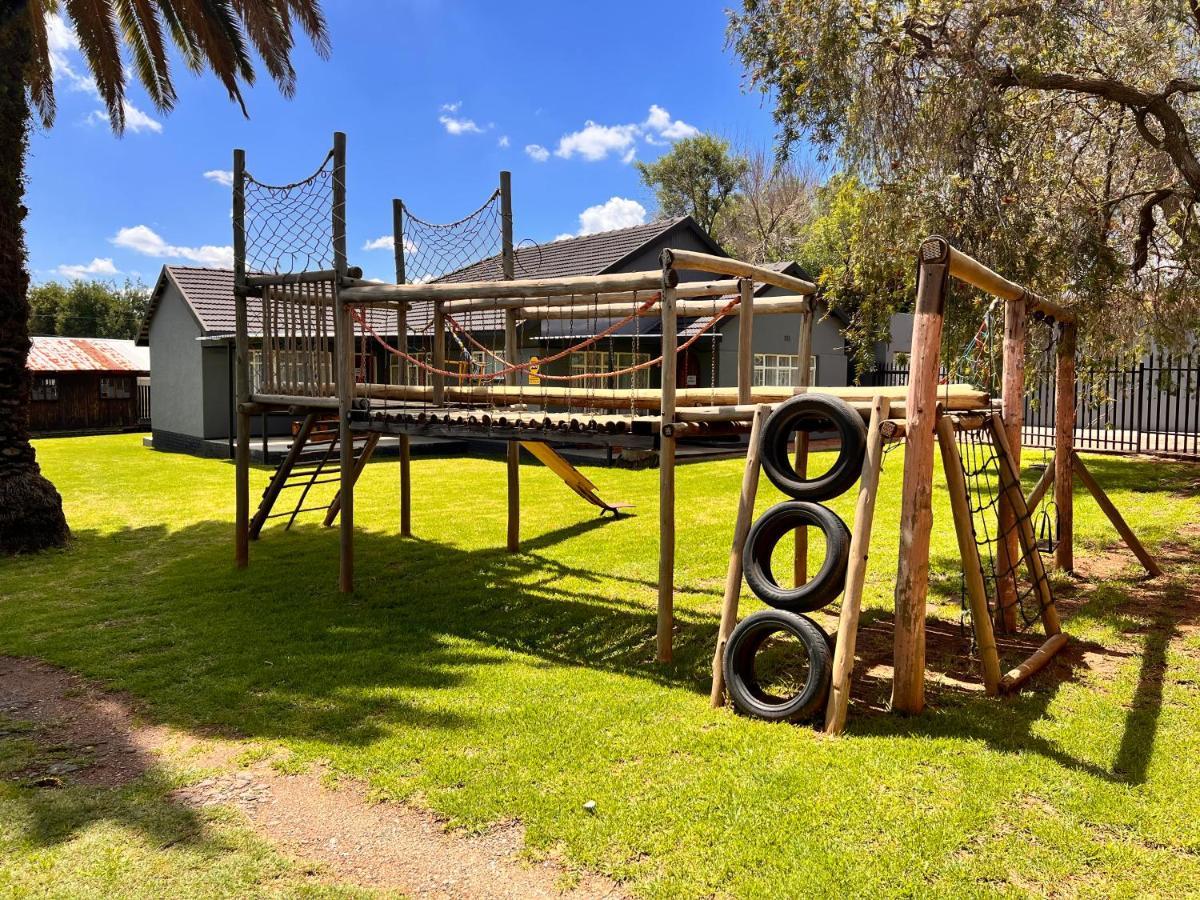 Firefly Budget Friendly Guest House Kempton Park Exterior foto